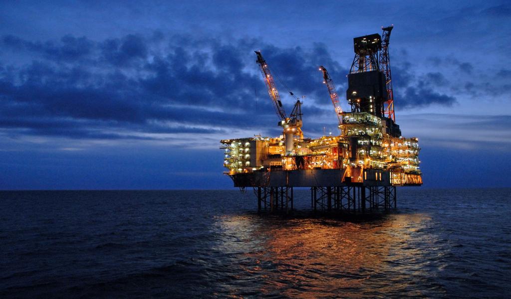 دکل استخراج نفت از دریا 